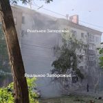 Також щойно русня скинули КАБ-и на житловий будинок в ЗапоріжжіСитуація з Запорі…