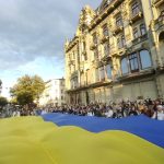 В Києві та інших містах України люди знову вийшли на черговий протест проти відс…