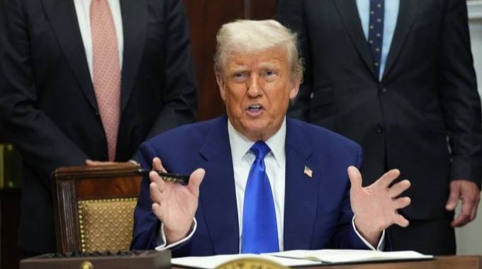 Трамп попереджає Іран про жорсткі заходи у відповідь у зв’язку із загибеллю амер…