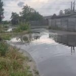 У Дніпрі затопило перехрестя вулиць Канівська та Івана Пулюя. Мешканці кажуть, …