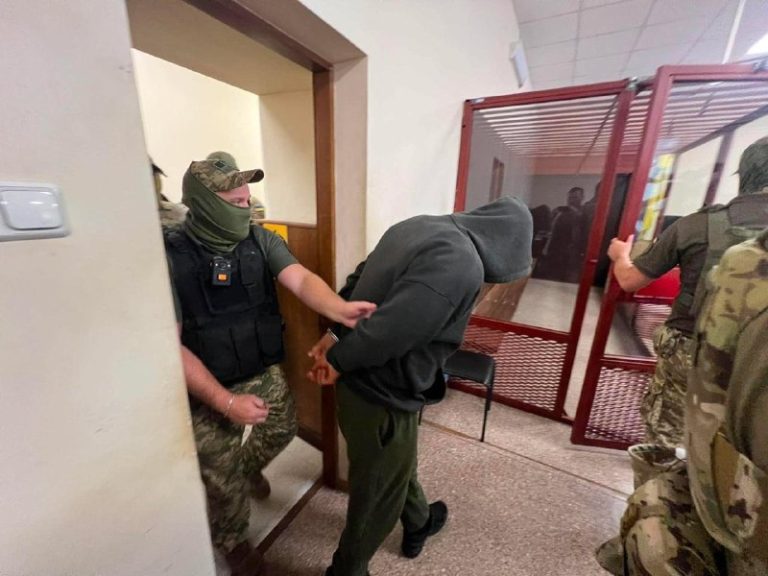 Печерський суд Києва відправив під арешт без права застави ексспівробітника СБУ…