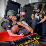 На Дніпропетровщині росіяни обстріляли рятувальників, які гасили пожежу в житло…