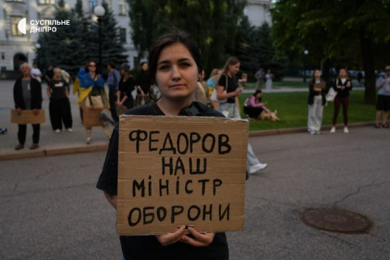 14-й день поспіль дніпряни виходять на мирні акції та вимагають поновити Михайл…