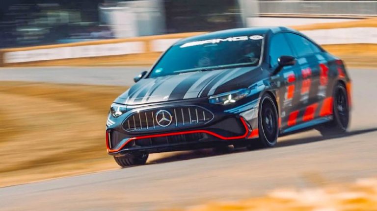 Підрозділ Mercedes-AMG презентував новий електричний CLA 45 4MATIC+, який із трь…