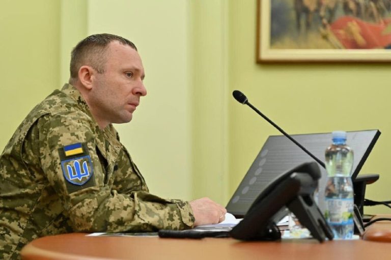 Командувач Угруповання об’єднаних сил Михайло Драпатий підтримав главу Міноборон…