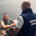 Мешканця Дніпра затримали у Харкові через схему з незаконного виїзду чоловіків …