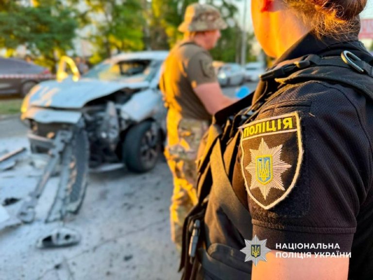 В Одесі під час руху вибухнув автомобіль — водій машини загинув на місці, пасажи…