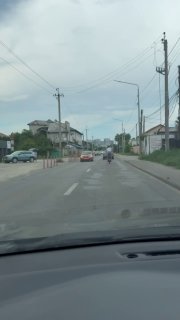 Що тільки не побачиш на тих Осокорках…  А де шолом собаки? ㅤ  Засняли або побачи…