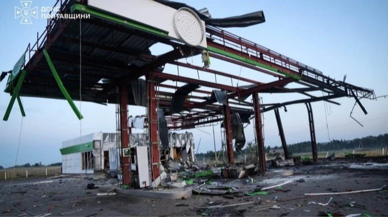 Росіяни знищили понад 80 АЗС на Харківщині, а маршрут Харків–Полтава залишився …