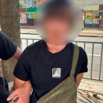 У Дніпрі затримали двох покидьків, які пограбували жінку посеред вулиціВсе стал…