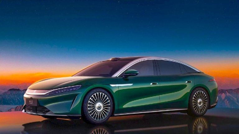 Китайська компанія BYD опублікувала перші зображення нового електричного седана …