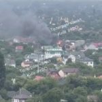 ГОРИТЬ приватний будиночок Осокорки дачи,  пожежні машини вже їдуть  Київ ІНФО |…