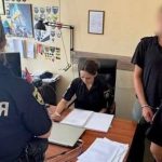 У Дніпрі покидьок вирвав телефон з рук 65-річної жінки. Напад стався вчора на в…