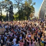 У Києві відбувається протестна хода за повернення Федорова на посаду міністра об…