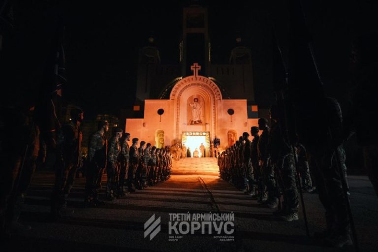 Третій армійський корпус провів церемонію прощання із засновником УВО та ОУН, ко…
