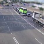 Хлопці на BMW без водійського влетіли в білборд на Братиславській.За кермом пере…
