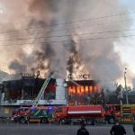 В атакованому ТЦ  обвалилися конструкції. На місці досі триває ліквідація пожеж…