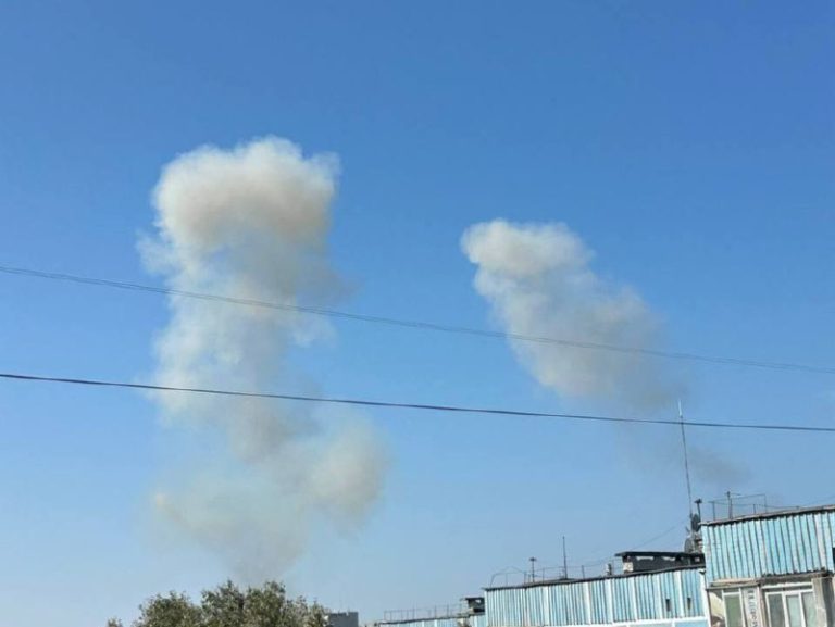 В одному з районів міста видно задимлення після вибухів.Підписатись  Instagram Н…