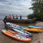 Вітер відніс 21 людину на SUP-дошках у Київське водосховище Під час корпоративн…
