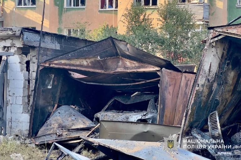 У Дніпрі до поліції вже надійшло 50 заяв про пошкодження майна через сьогоднішн…