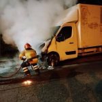 Вночі у Кривому Розі загорілася припаркована у спальному районі вантажівкаВогон…