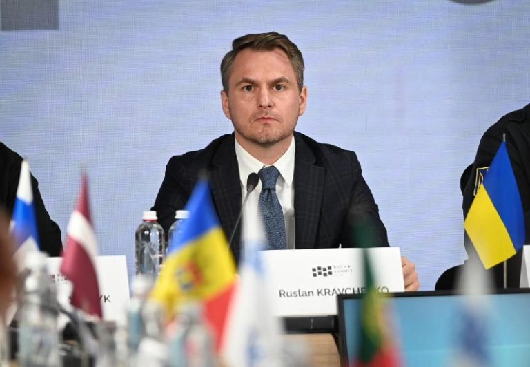 Генпрокурор Руслан Кравченко знову відкинув звинувачення в причетності до отрим…