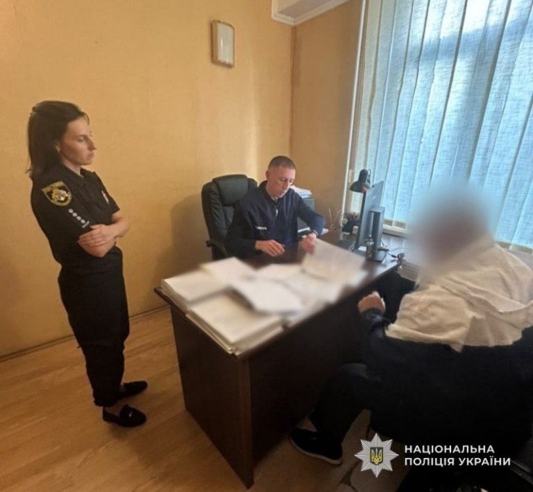 У Кам’янському районі 64-річний чоловік вистрілив у 13-річного хлопця через те,…
