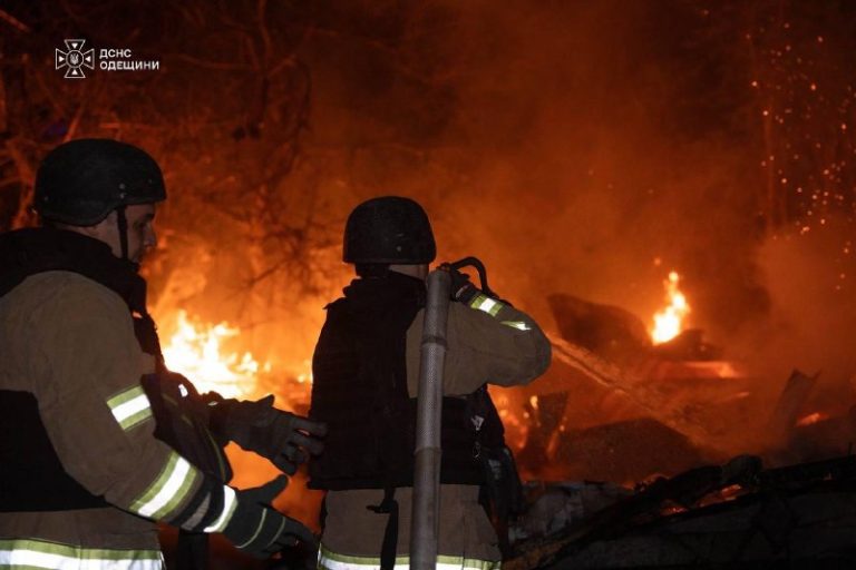 Російські окупанти вночі атакували на Одещині пункт пропуску та два житлових буд…