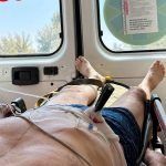 У Дніпрі 67-річний чоловік пирнув себе ножем у живіт. Чоловіка в коридорі вияви…
