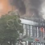 П%дари вдарили по ТЦ у Дніпрі. На місці пожежа. Туди прямують всі екстрені служ…