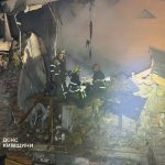 Росіяни ударом дрона зруйнували два таунхауси у Вишневому Київської області.”Поп…