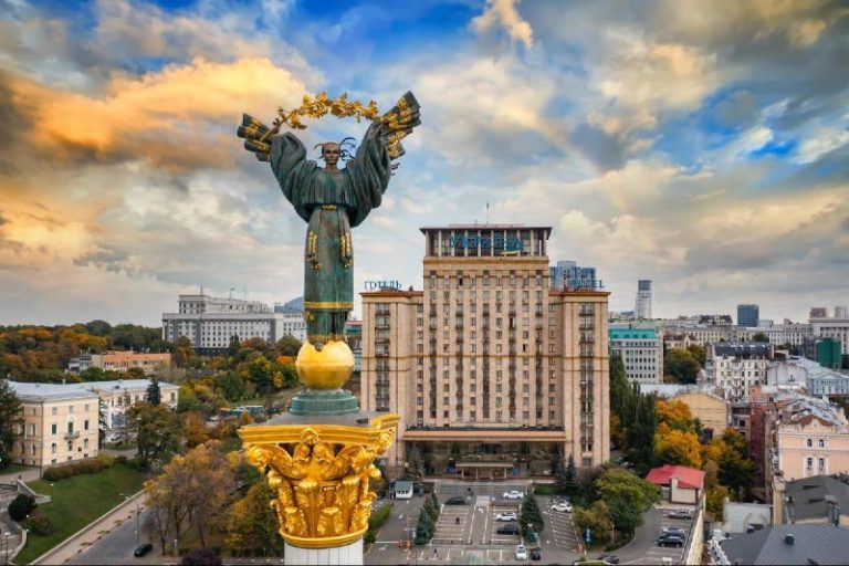 Рада оборони Києва пропонує послабити комендантську годину в місті.”За умови ух…