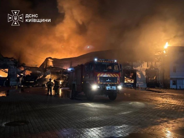 Київщина: росіяни знов масовано атакували область, травмовано 2 людиниУ Бучанськ…