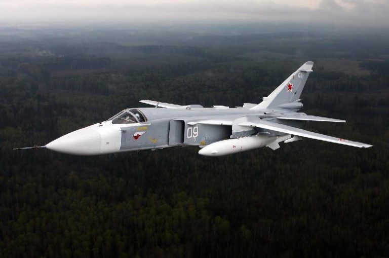 Сили оборони уразили бомбардувальник російських загарбників “Су-24” у Саках на …