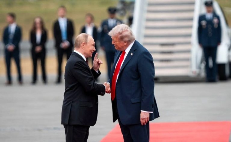 Трамп розглядає “умиротворення” РФ бізнес-угодами ще до припинення бойових дій —…