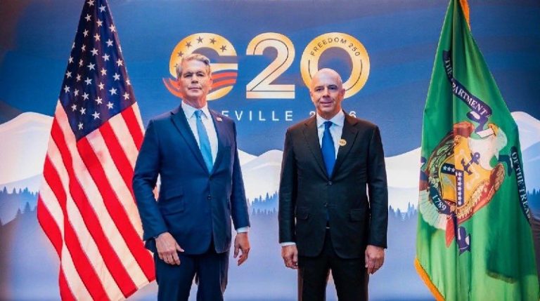 Трамп, коментуючи присутність російського міністра фінансів Антона Сілуанова на …