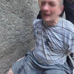 У Камʼянському чоловік з ножем накинувся на перехожого Все сталося цими вихідни…