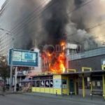 Дніпро знову у диму та вогні. Пожежа охопила вже 2500 квадратних метрів після ч…